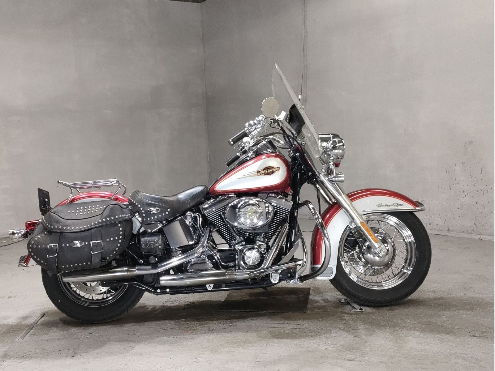 Обои рабочего стола Harley Heritage Softail 2006