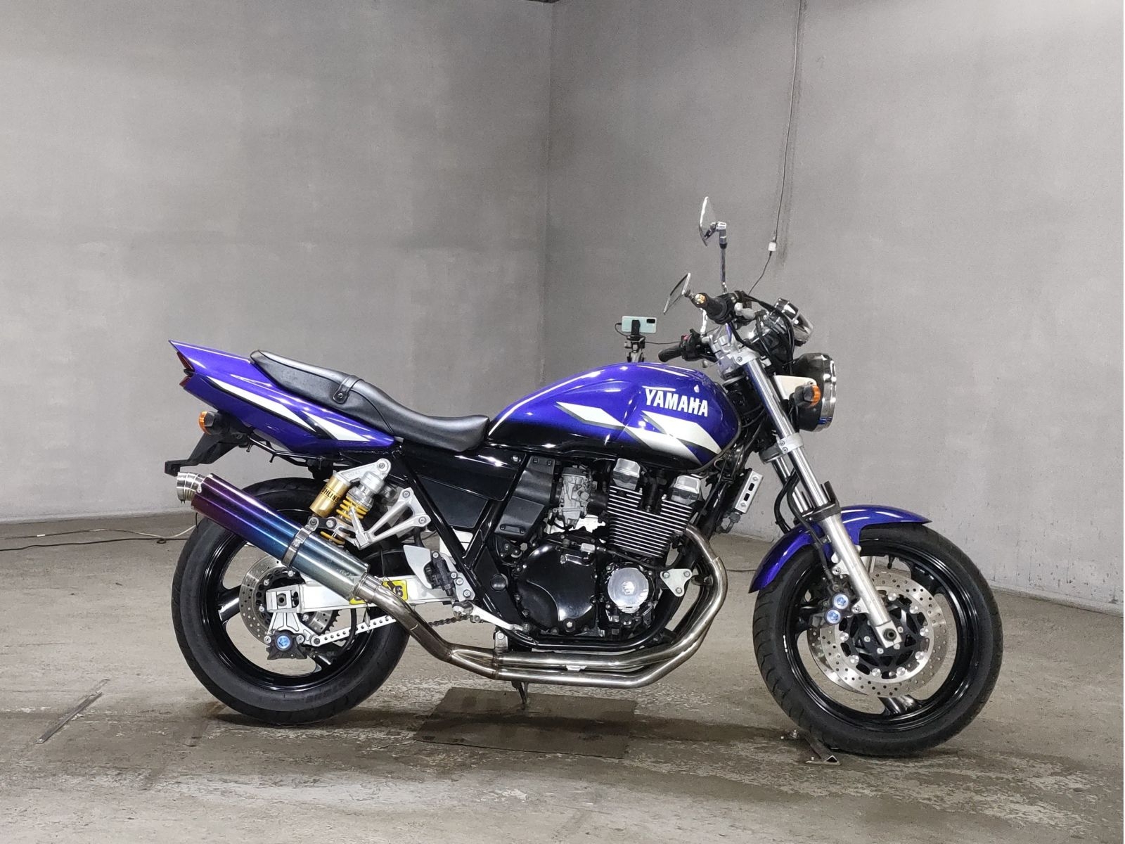 Yamaha XJR 700