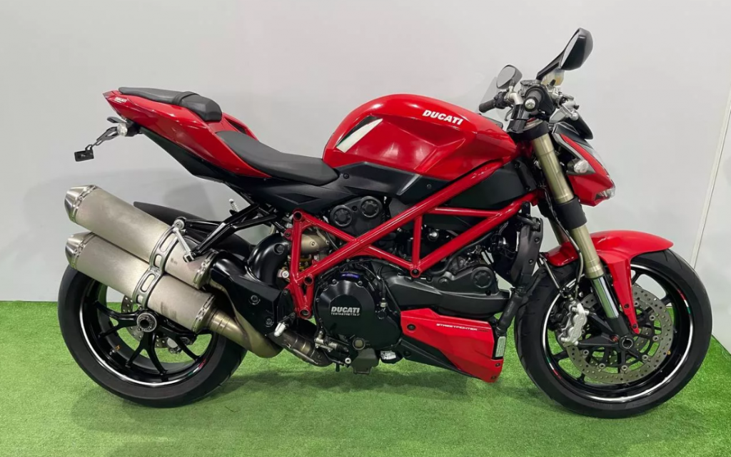 Фото Ducati Streetfighter 848