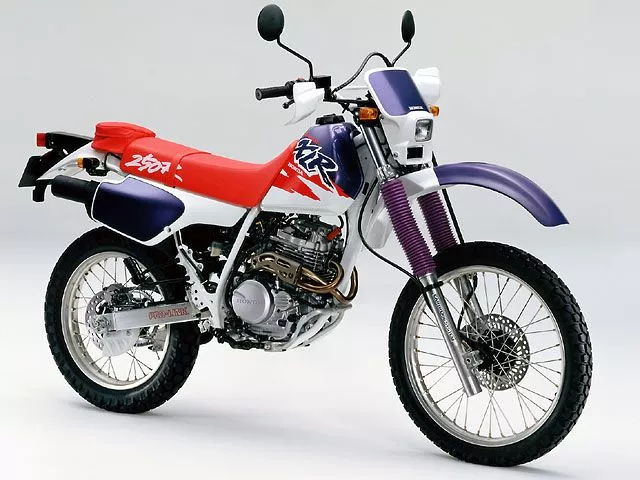 Характеристики мотоцикла Honda XLR250R 1990 г Характеристики мотоцикла Honda XLR250R 1990 г