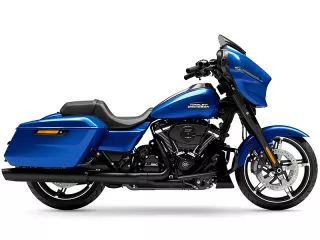 Характеристики мотоцикла Harley Davidson FLHX Street Glide 2014 г